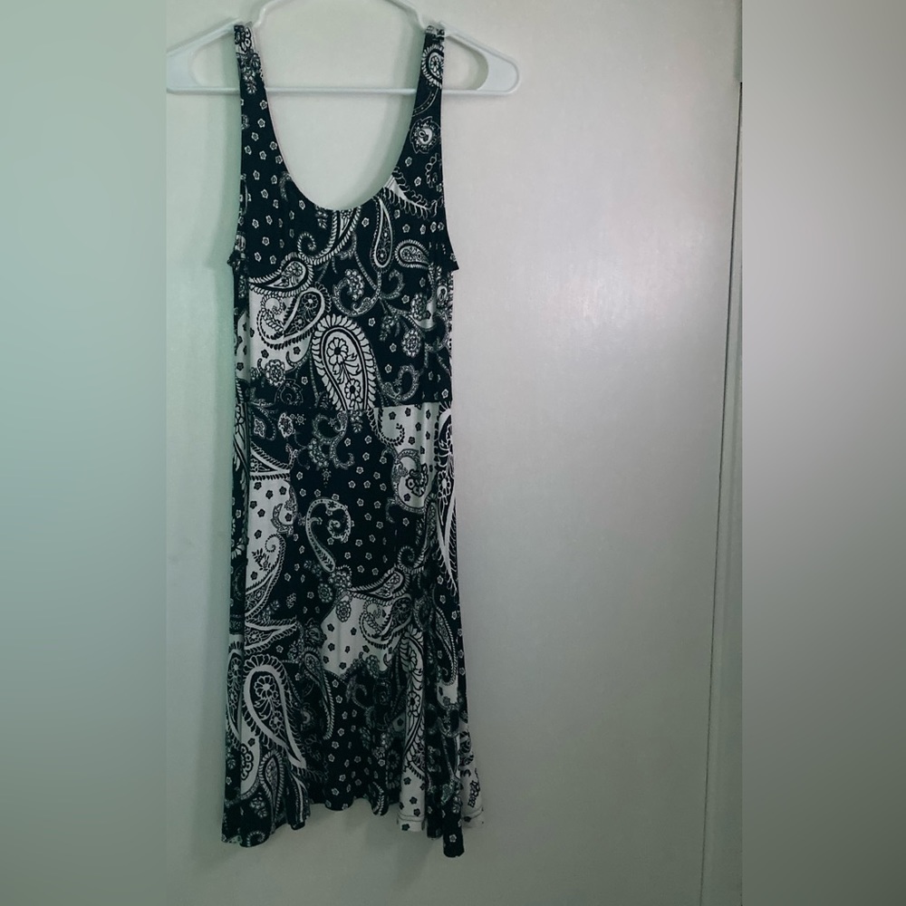 ❤️ Express Soft & Stretchy Paisley Dress Black & White Medium